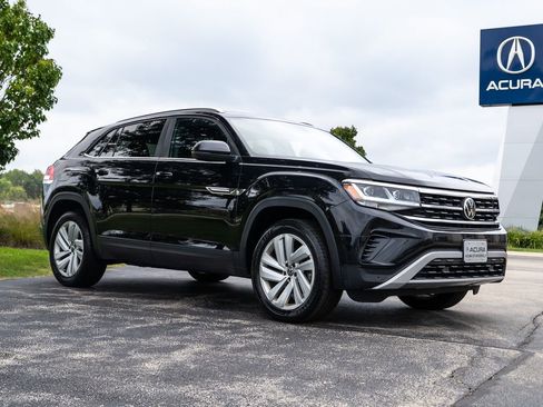 Used 2020 Volkswagen Atlas Cross Sport SE image 2