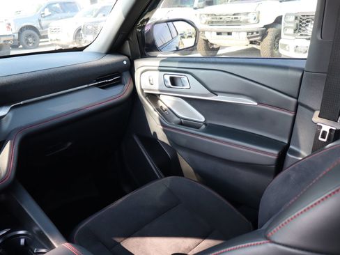 Used 2025 Ford Explorer ST AWD/4WD image 24