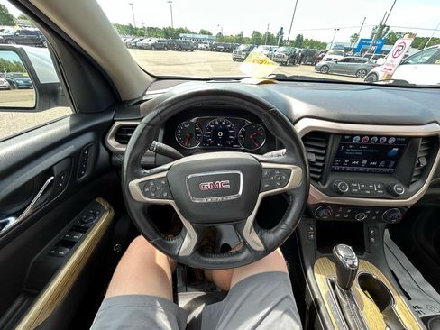 Used 2017 GMC Acadia Denali w/ Technology Package AWD/4WD image 33