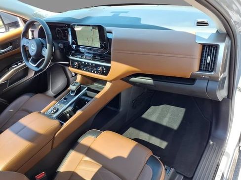 Certified 2025 Nissan Pathfinder Platinum AWD/4WD image 13