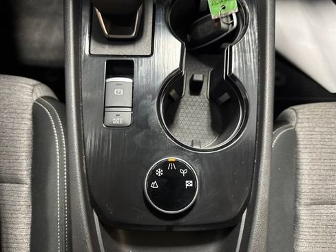Used 2023 Nissan Rogue SV AWD/4WD image 9