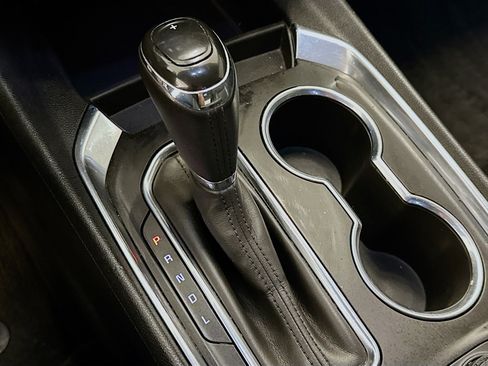 Used 2019 Chevrolet Traverse RS image 25