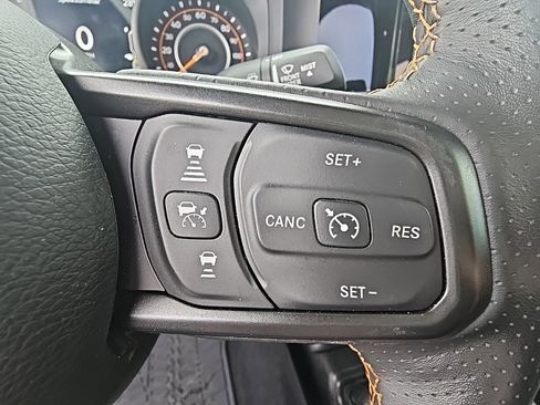 Used 2024 Jeep Gladiator Mojave w/ Safety Group image 18