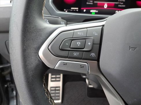 Used 2023 Volkswagen Tiguan SE R-Line image 19