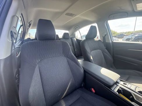 Used 2025 Toyota Camry LE FWD image 10