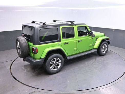 Used 2018 Jeep Wrangler Unlimited Sahara AWD/4WD image 17