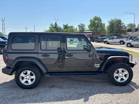 Used 2018 Jeep Wrangler Unlimited Sport S AWD/4WD image 2