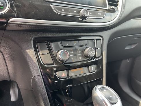 Used 2020 Buick Encore Preferred AWD/4WD image 27