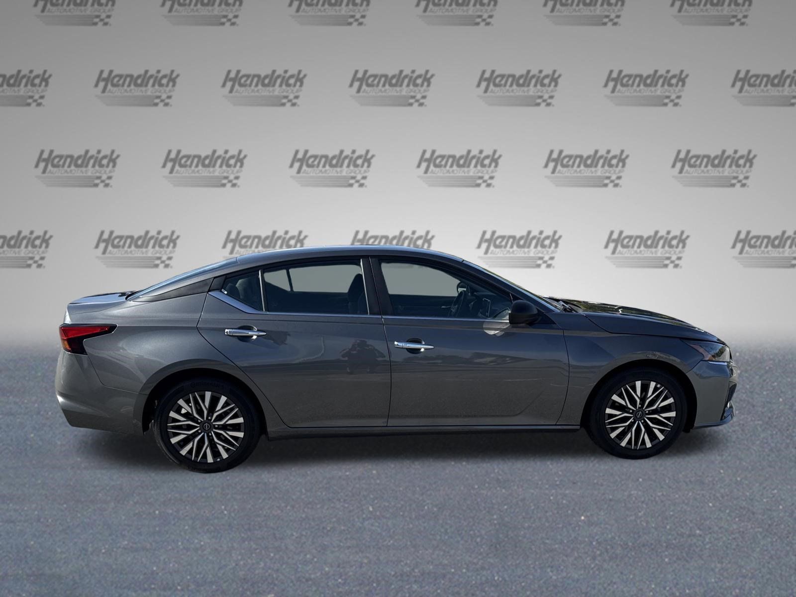 Used 2025 Nissan Altima 2.5 SV FWD image 10