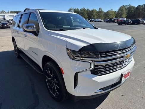 Used 2024 Chevrolet Suburban Premier image 7