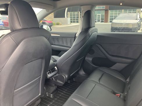 Used 2023 Tesla Model Y Performance AWD/4WD image 15