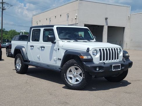 Used 2020 Jeep Gladiator Sport w/ Quick Order Package 24S AWD/4WD image 29