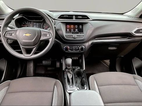 Used 2023 Chevrolet TrailBlazer LT FWD image 7