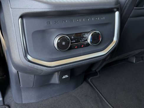 New 2025 Ford Expedition Platinum w/ Driver's Package image 53