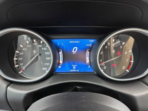 Used 2019 Maserati Levante GranSport image 31