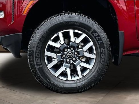 Certified 2024 Nissan Frontier SL RWD image 33