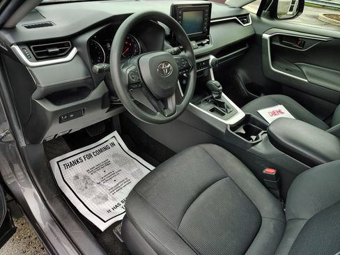 Used 2019 Toyota RAV4 LE w/ Carpet Mat Package FWD image 13
