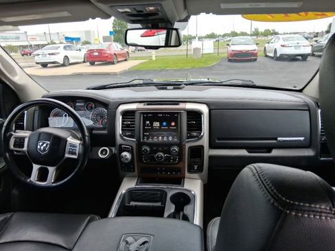 Used 2017 RAM 1500 Laramie w/ Convenience Group AWD/4WD image 9