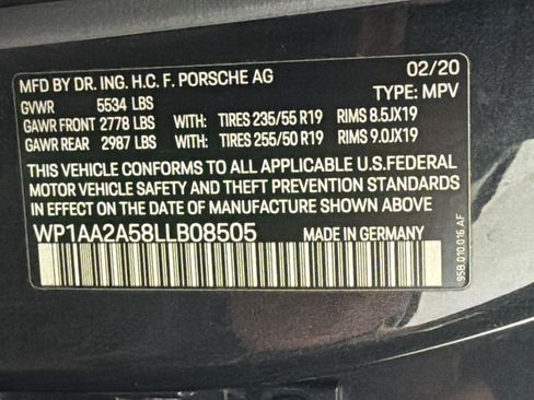 Used 2020 Porsche Macan AWD/4WD image 27