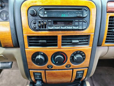 Used 1999 Jeep Grand Cherokee Laredo AWD/4WD image 13