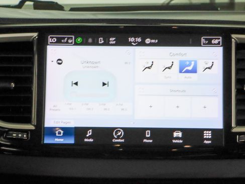 Used 2023 Chrysler Pacifica Touring-L FWD image 19