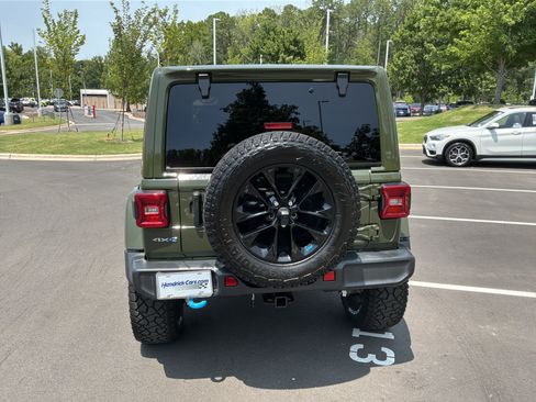 Used 2023 Jeep Wrangler Unlimited Sahara w/ Cold Weather Group AWD/4WD image 9