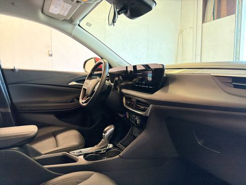 Used 2024 Buick Encore GX Sport Touring w/ Comfort Package image 26