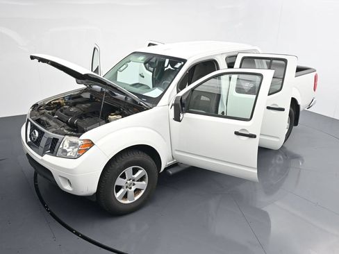 Used 2016 Nissan Frontier SV w/ SV Value Truck Package AWD/4WD image 37