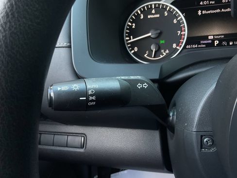 Used 2024 Nissan Pathfinder S FWD image 37