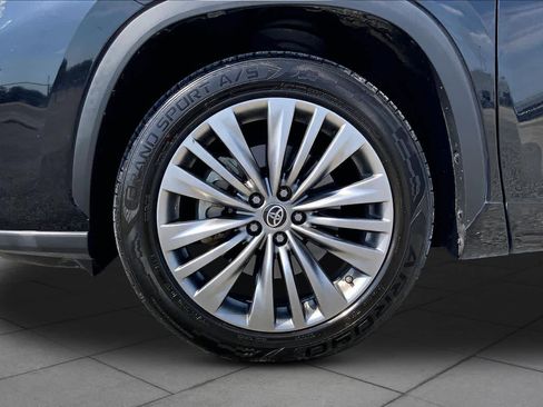 Used 2021 Toyota Highlander Platinum FWD image 11