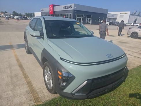 Used 2024 Hyundai Kona SE FWD image 1