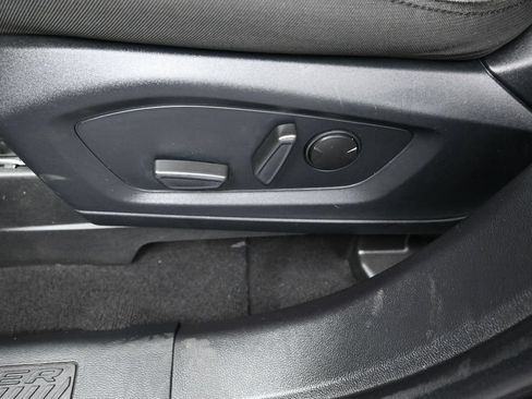 Used 2020 Ford Explorer XLT RWD image 21