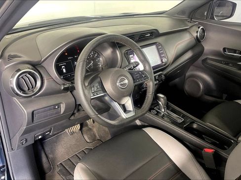 Used 2024 Nissan Kicks SR w/ SR Premium Package FWD image 15