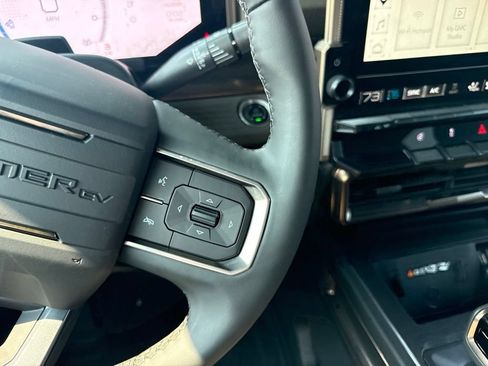 Used 2025 GMC Hummer EV 2X AWD/4WD image 17