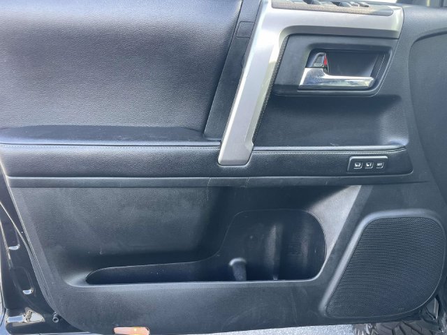Used 2016 Toyota 4Runner Limited AWD/4WD image 14