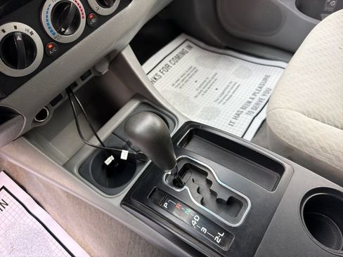 Used 2011 Toyota Tacoma 4x4 Double Cab w/ Towing Pkg image 22