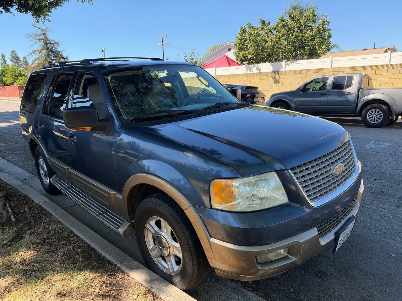 Used 2004 Ford Expedition Eddie Bauer RWD image 3