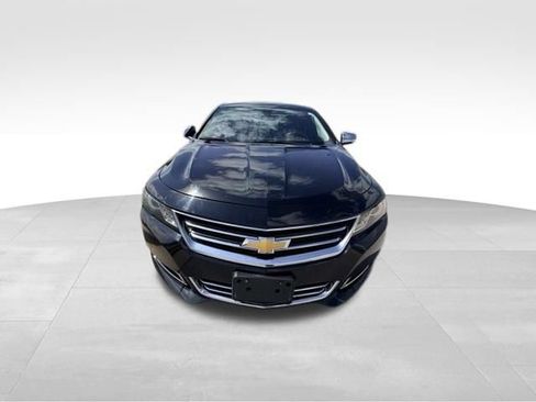 Used 2019 Chevrolet Impala Premier FWD image 2