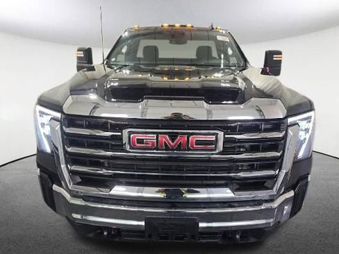 Used 2024 GMC Sierra 3500 SLE w/ SLE Convenience Package AWD/4WD image 2
