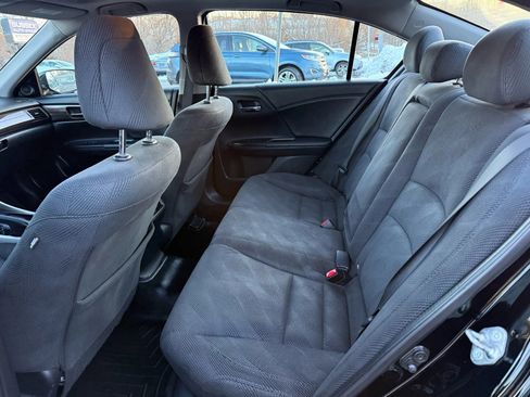 Used 2017 Honda Accord EX image 10