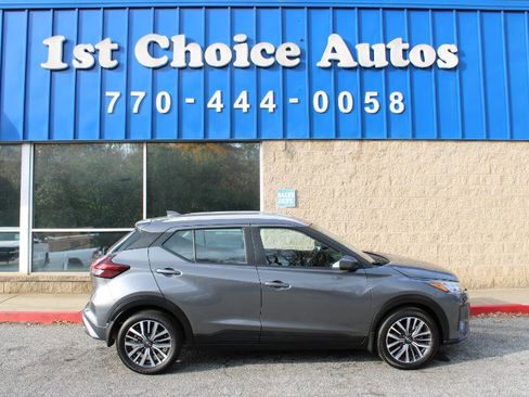 Used 2022 Nissan Kicks SV image 8