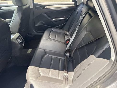 Used 2019 Volkswagen Passat 2.0T Wolfsburg w/ Wheels & Sunroof Package FWD image 17