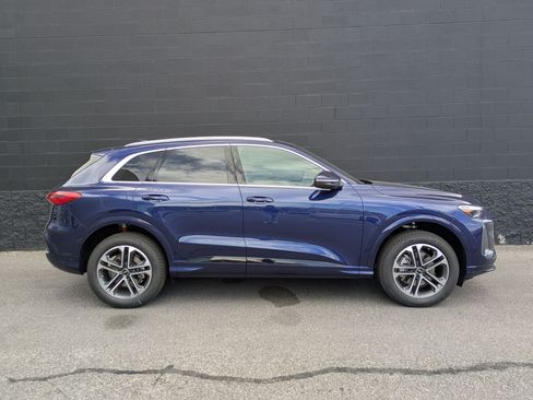 New 2026 Audi Q5 Premium AWD/4WD image 4