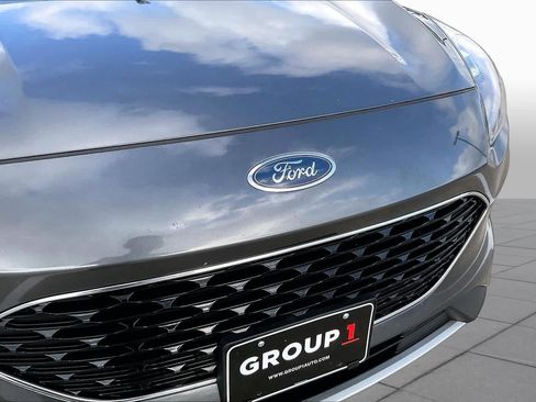 Used 2020 Ford Escape Titanium FWD image 29