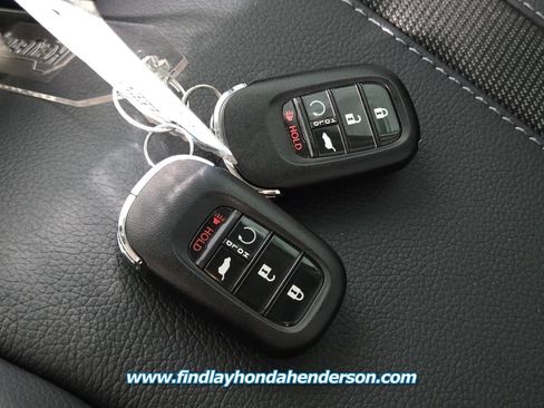Certified 2025 Honda Pilot EX-L image 32