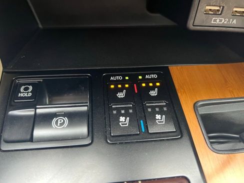Used 2020 Lexus RX 450h AWD w/ Premium Package image 26