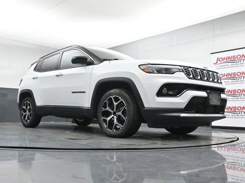 Used 2024 Jeep Compass Limited AWD/4WD image 32