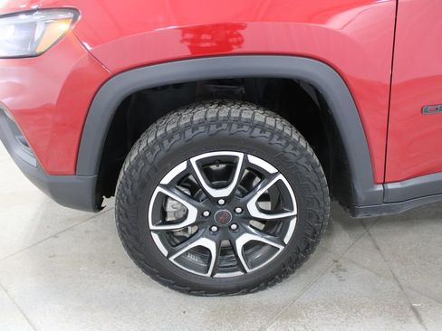 Used 2025 Jeep Compass Trailhawk AWD/4WD image 36