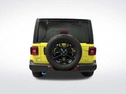 Used 2023 Jeep Wrangler Unlimited Sahara w/ Cold Weather Group image 13