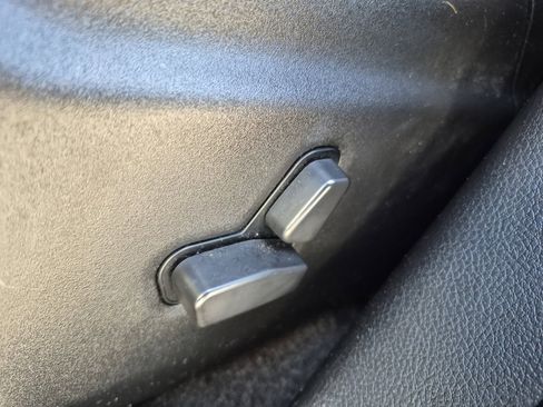 Used 2022 Jeep Grand Cherokee Laredo X image 15